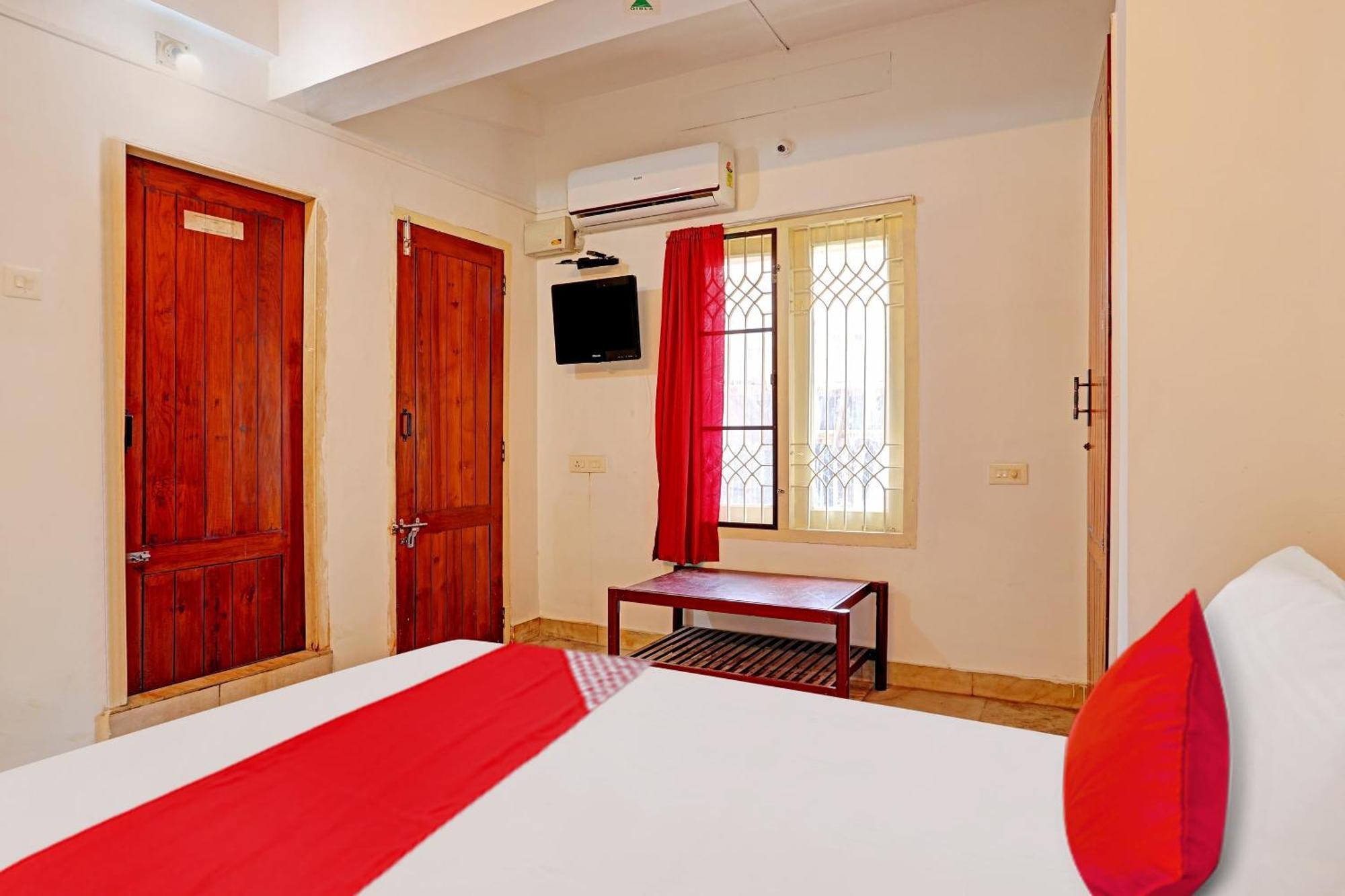 Hotel O Safa Inn Trippapur Kültér fotó