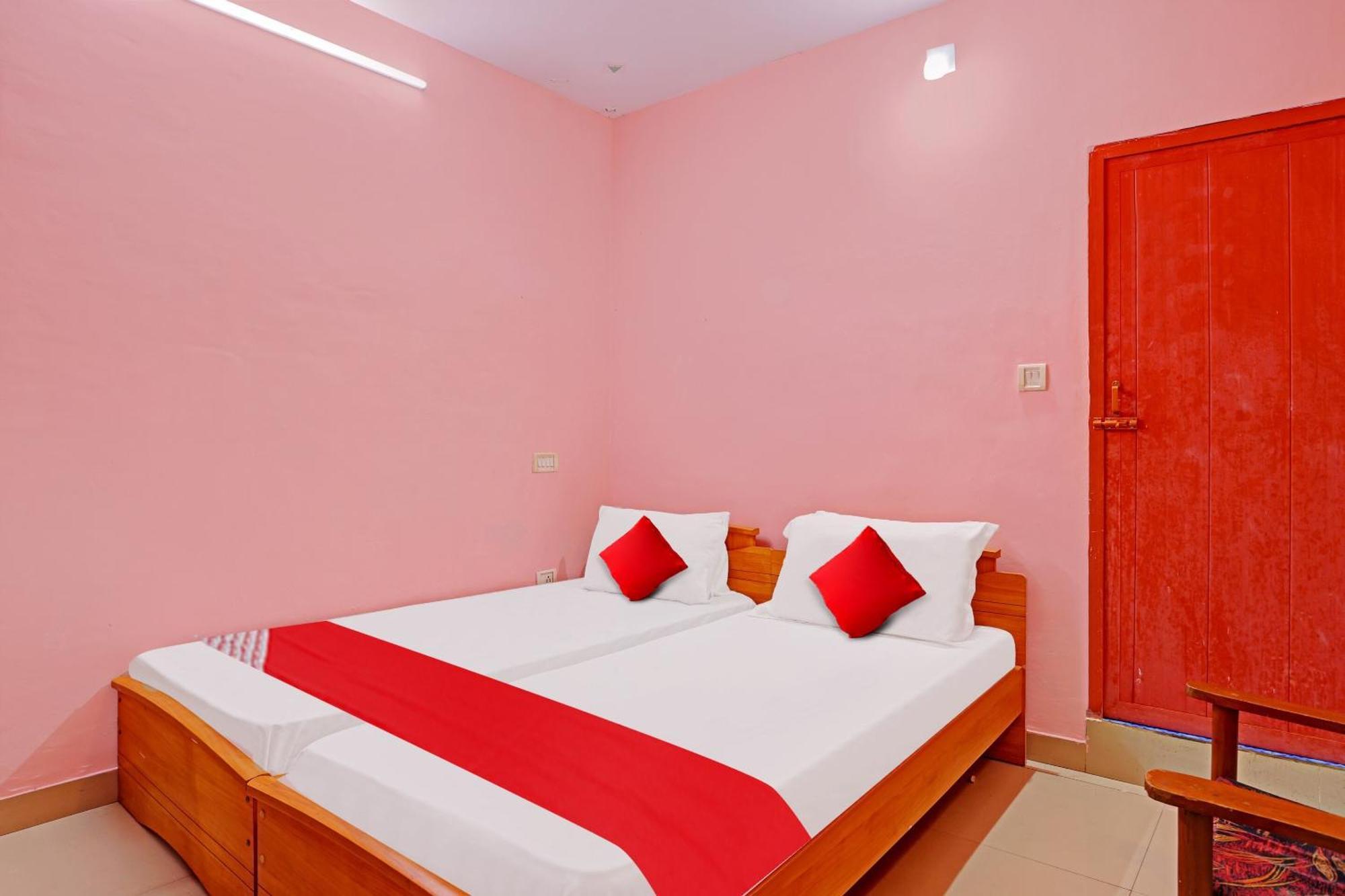 Hotel O Safa Inn Trippapur Kültér fotó